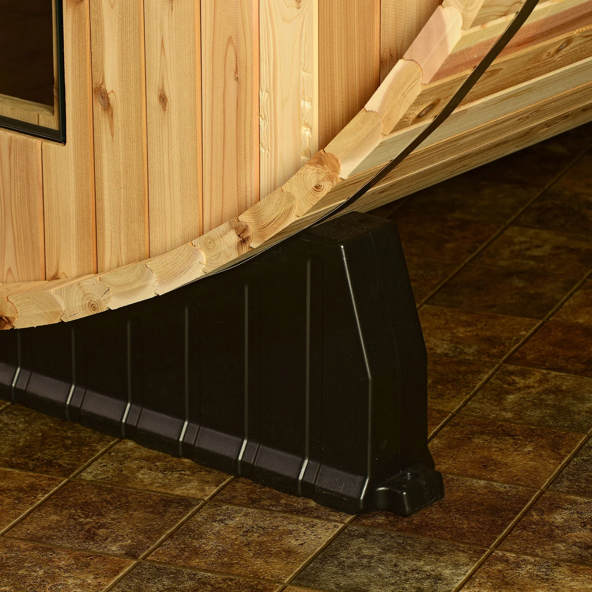 Almost Heaven Essex 4-Person Classic Barrel Sauna - Image 3