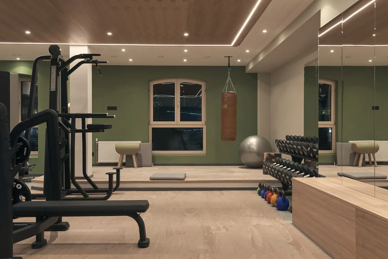 Elite Seamless Vulcanized Rubber Gym Flooring - Image 16
