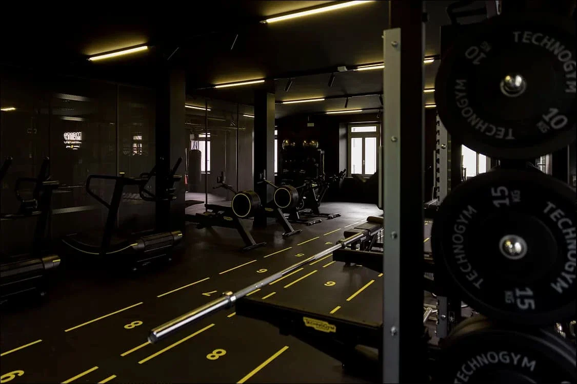 Elite Seamless Vulcanized Rubber Gym Flooring - Image 5
