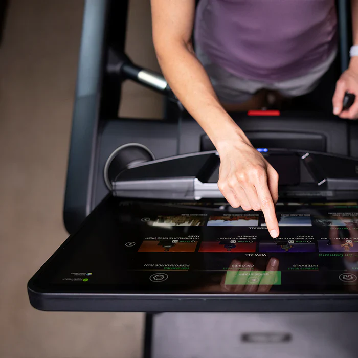 Life Fitness Club Series +Treadmill - Image 10