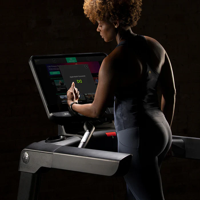 Life Fitness Club Series +Treadmill - Image 3