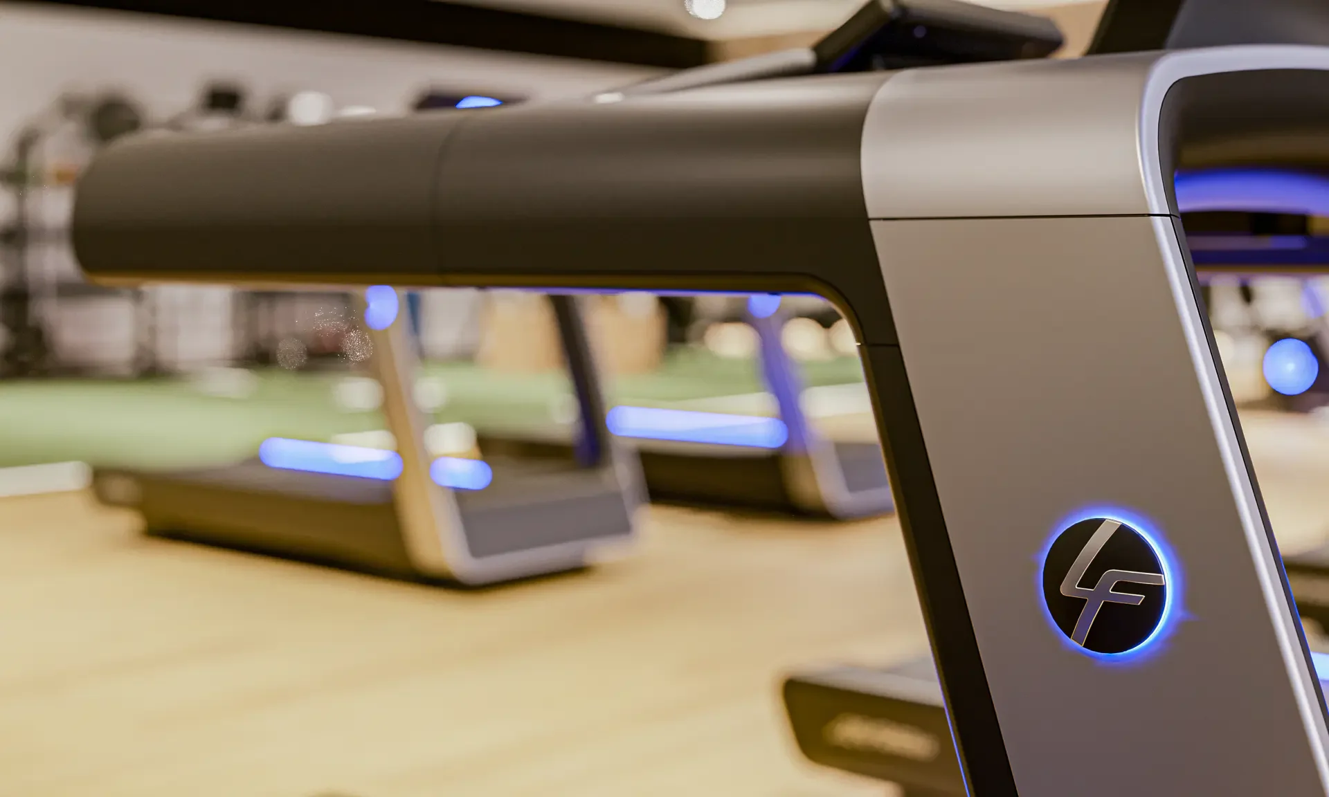 Life Fitness Symbio Runner Treadmill - Image 23