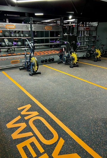 Seamless Vulcanized Rubber Gym Flooring - Image 7