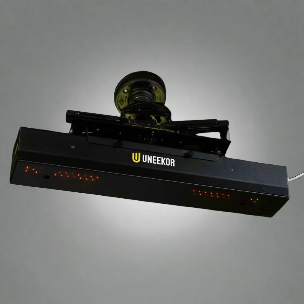 Uneekor EYE XR W10 Golf Simulator Package - Image 4